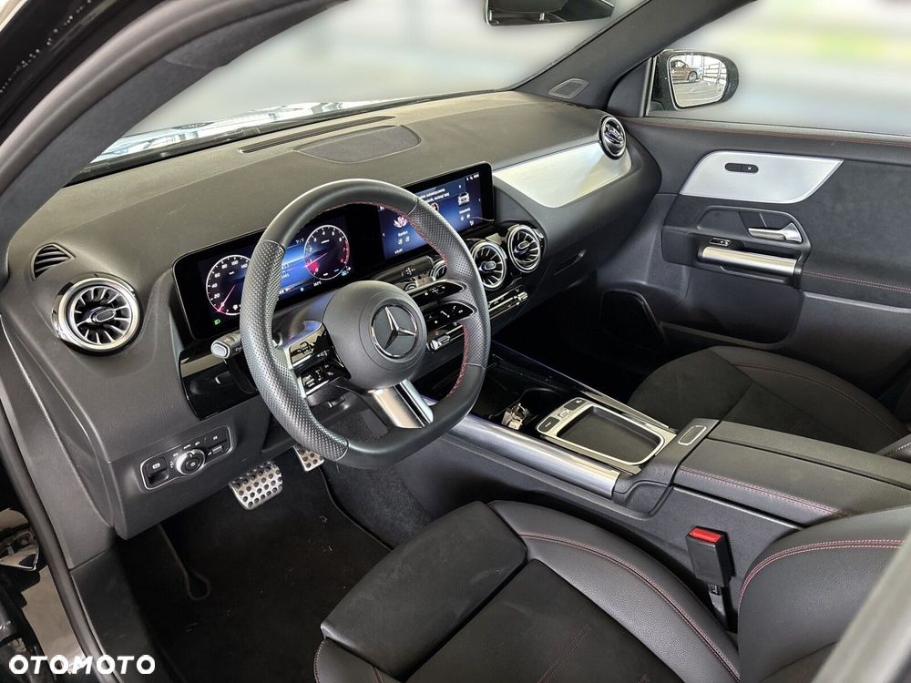 Mercedes-Benz GLA - 15
