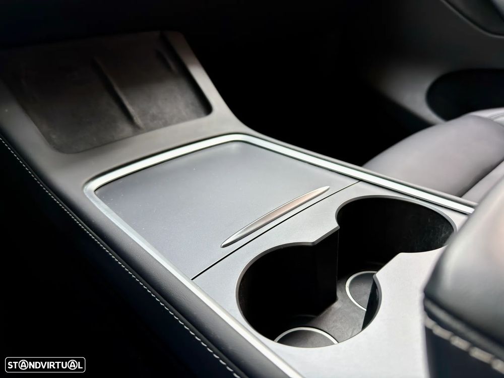 Tesla Model Y Performance Tração Integral - 32