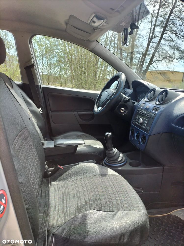 Ford Fiesta - 7