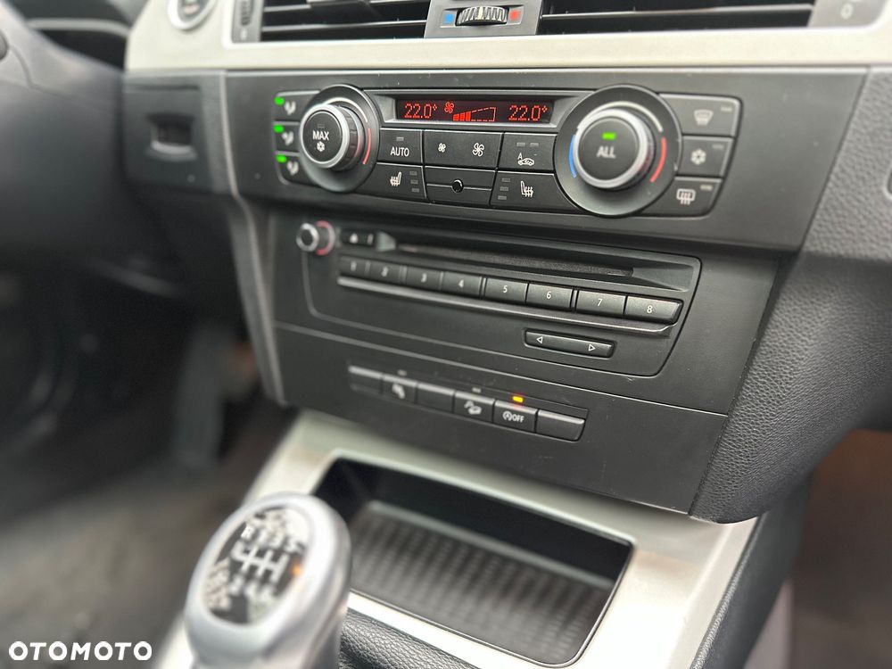 BMW Seria 3 320d xDrive - 18