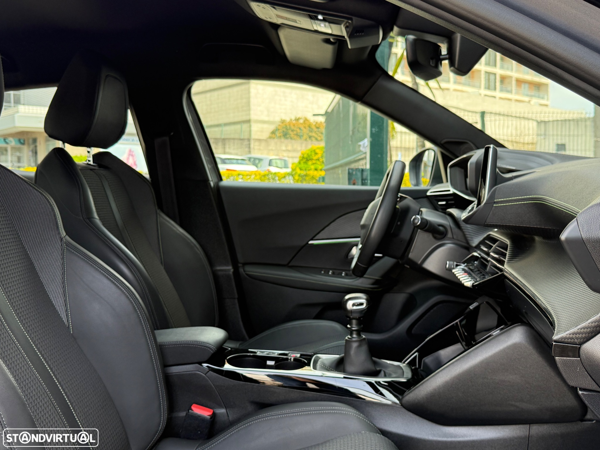Peugeot 2008 1.2 PureTech GT Line - 42