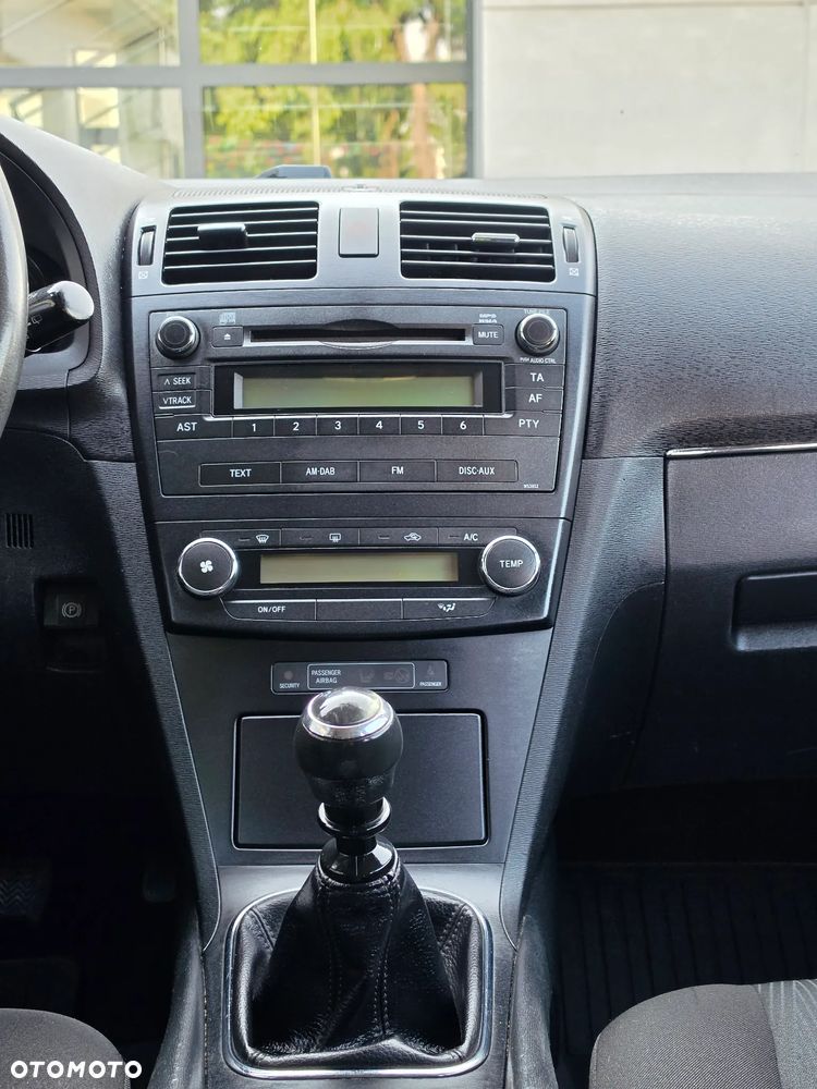 Toyota Avensis 2.0 D-4D - 12