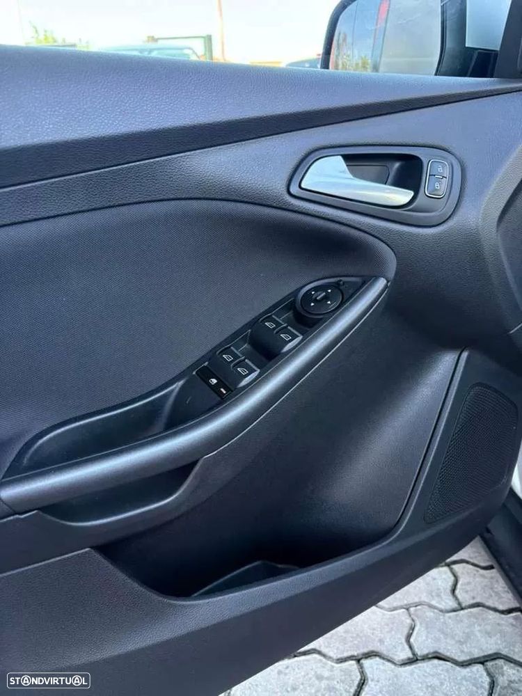 Ford Focus 1.5 EcoBlue S&S Aut. COOL&CONNECT - 12