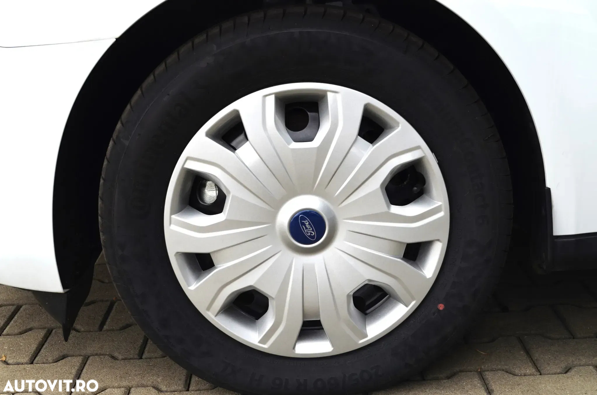 Ford CONNECT VAN - 11