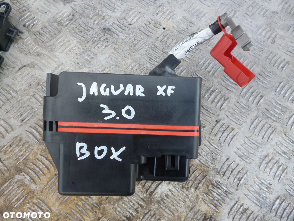 JAGUAR XF X250 3.0 V6 KLEMA BEZPIECZNIKA - 1