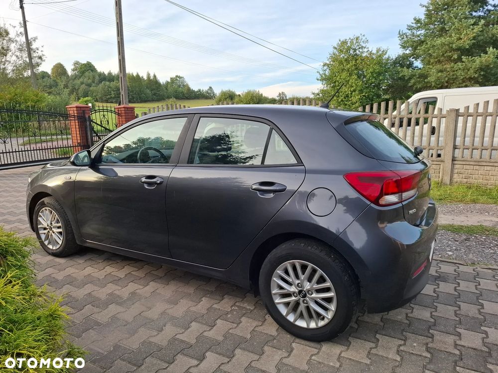 Kia Rio - 7