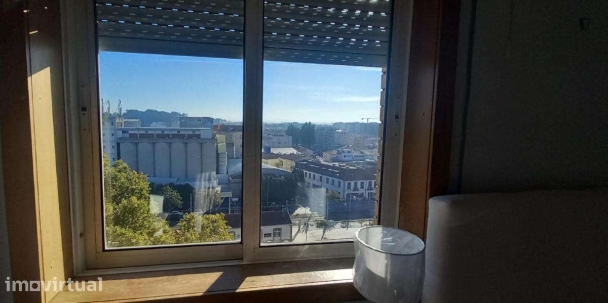 Quarto - localizado em Senhora da Hora Porto - Grande imagem: 3/14