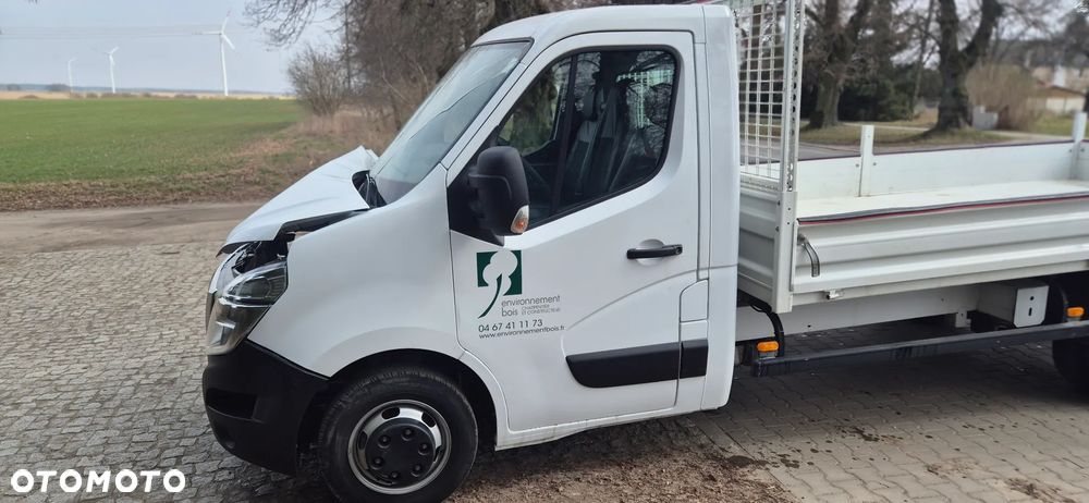 Nissan INTERSTAR - 12
