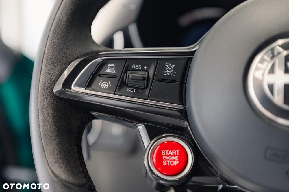 Alfa Romeo Giulia 2.9 Bi Turbo V6 Quadrifoglio - 29