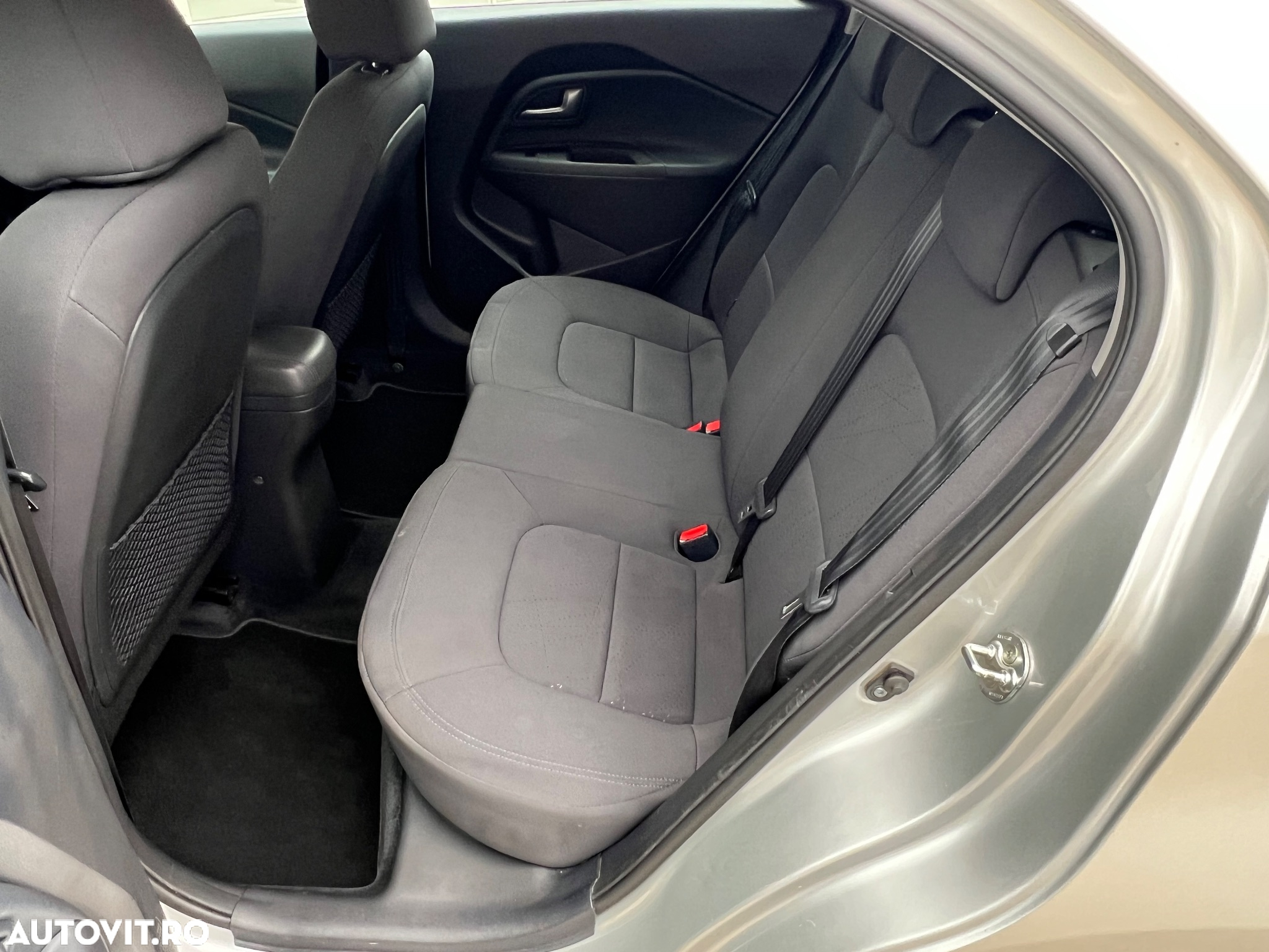 Kia Rio 1.4 CRDI Spirit - 14