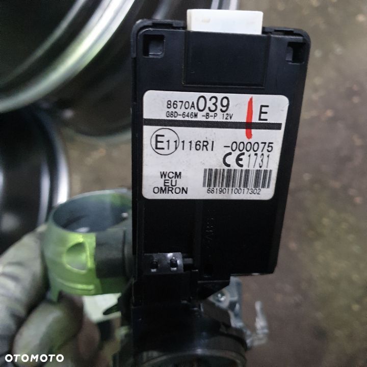 CITROEN C-CROSSER  STACYJKA KLUCZYK  8670A039 09R - 2