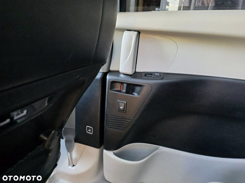 Chrysler Pacifica - 40