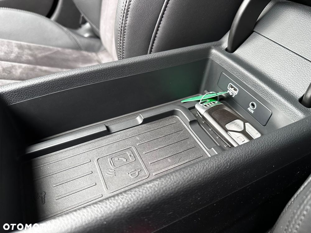 Audi A4 Avant 40 TDI quattro S tronic S line - 40