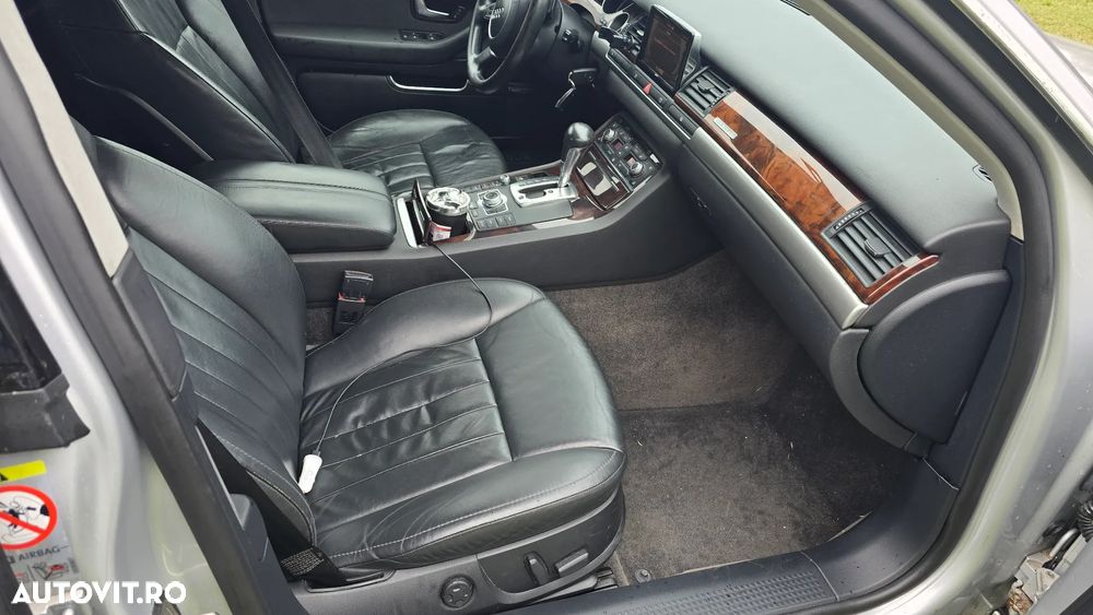 Audi A8 - 8