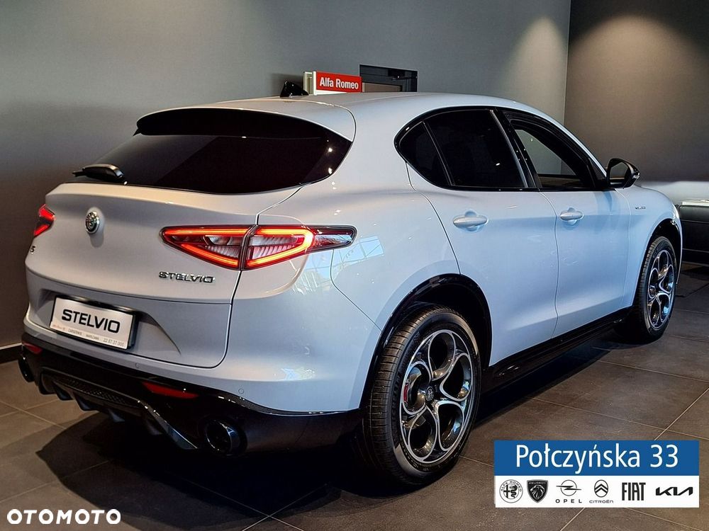 Alfa Romeo Stelvio - 2