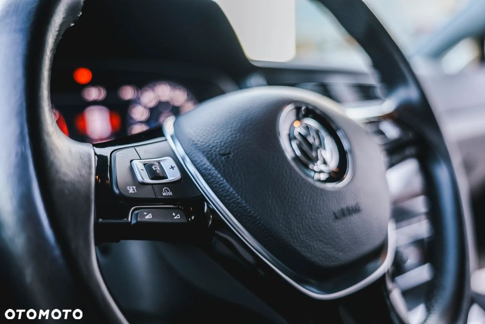 Volkswagen Golf 1.4 TSI BMT Comfortline - 33