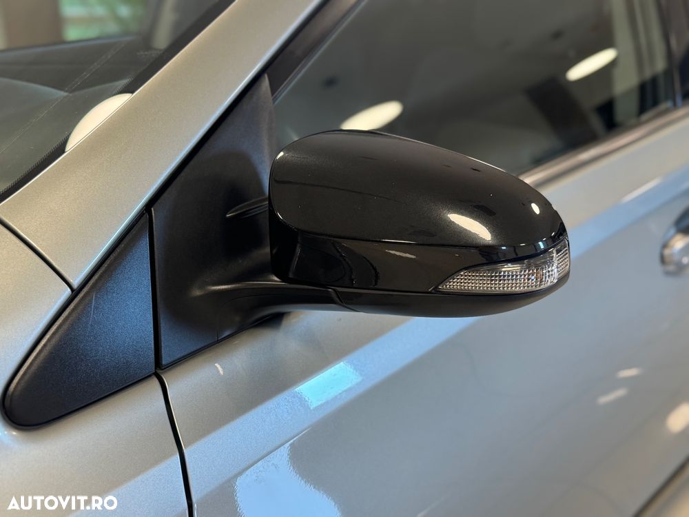 Toyota Auris 1.8 VVT-i Automatik Team Deutschland - 32