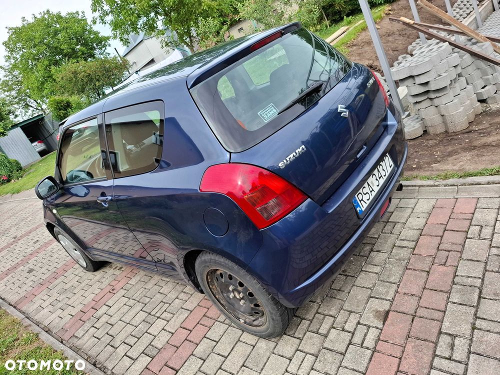 Suzuki Swift - 4
