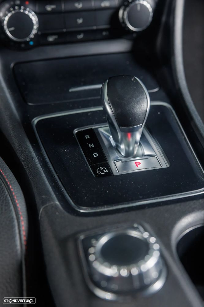 Mercedes-Benz A 45 AMG 4Matic Speedshift 7G-DCT - 11