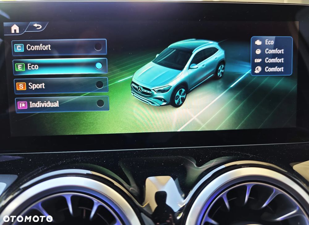 Mercedes-Benz GLA 200 AMG Line - 28