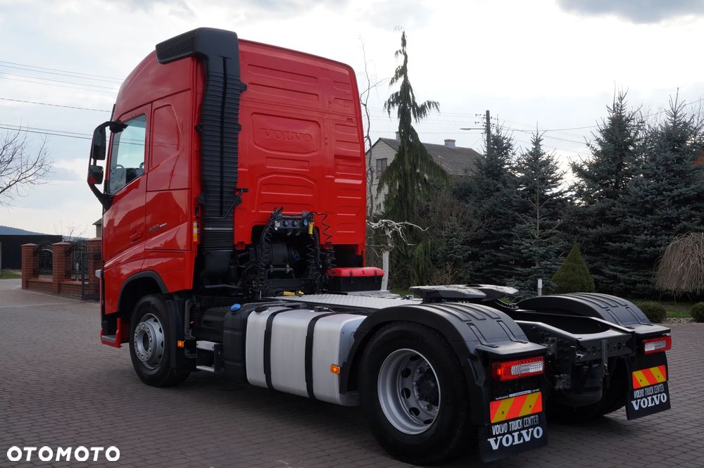 Volvo FH 4 EURO 6 GLOBETROTTER NISKI PRZEBIEG PEŁEN SERWIS - 4