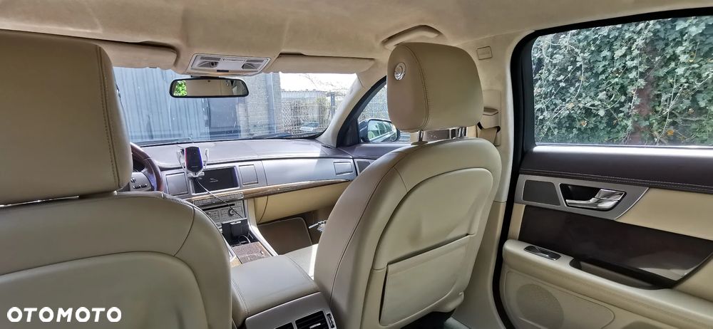 Jaguar XF 3.0 V6 D S Premium Luxury - 4
