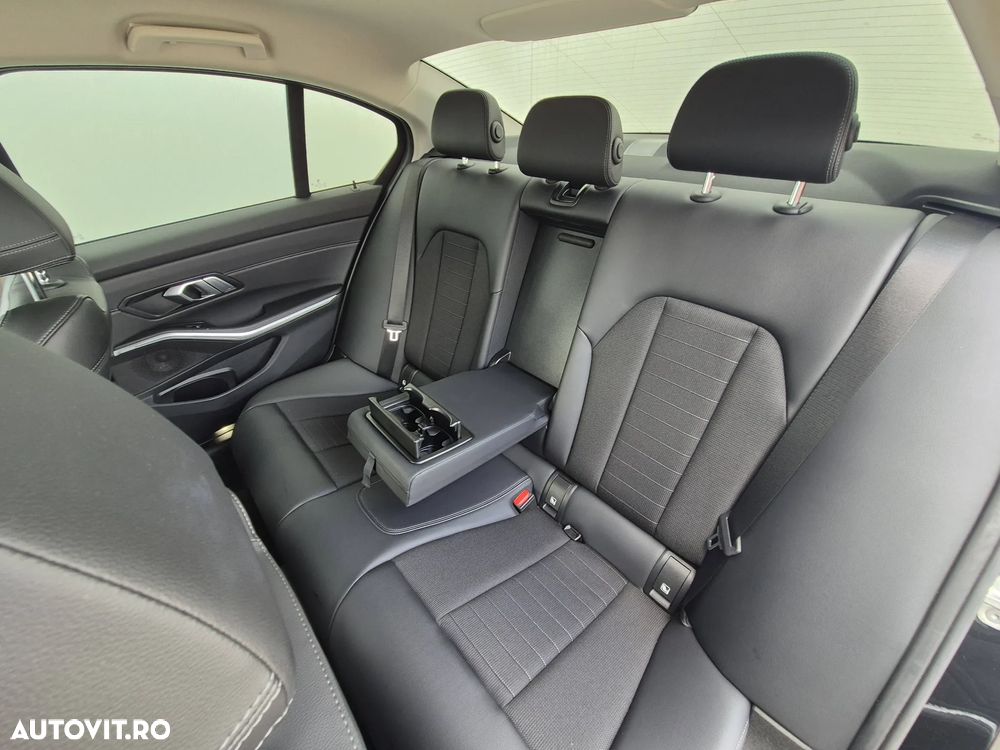 BMW Seria 3 330d xDrive AT MHEV - 11