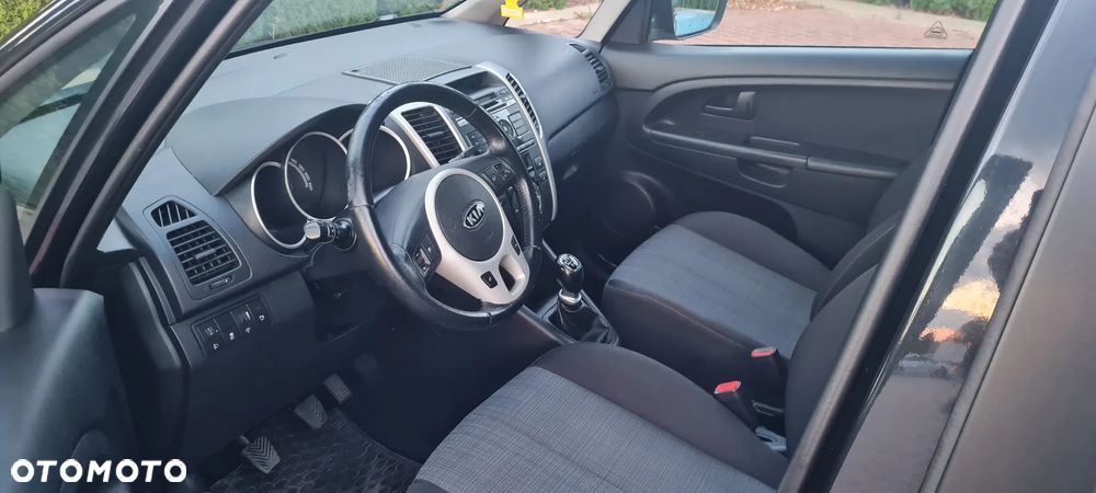 Kia Venga - 9