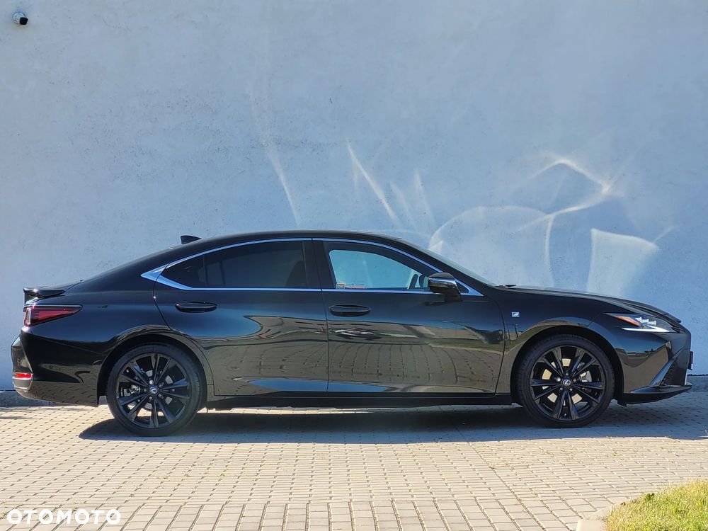 Lexus ES 300h F Sport Edition - 10