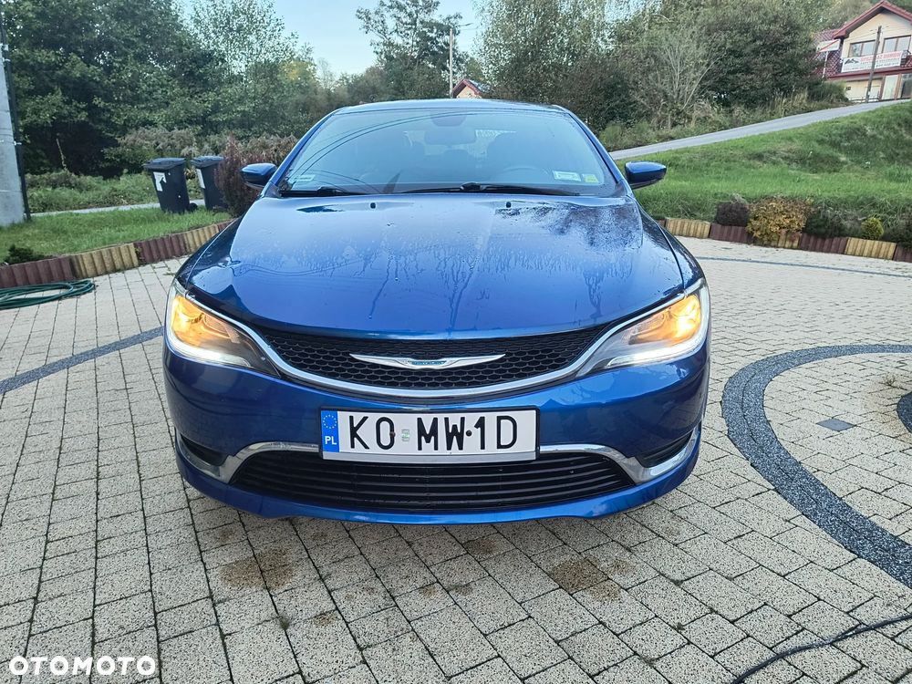 Chrysler 200