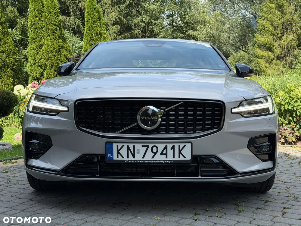 Volvo S60 B5 B AWD Ultimate Dark - 4