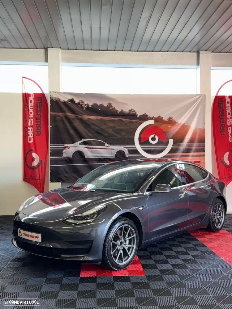 Tesla Model 3 - 5