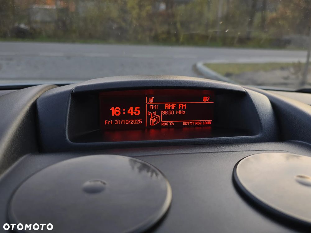 Peugeot Partner Tepee HDi FAP 115 Family - 23