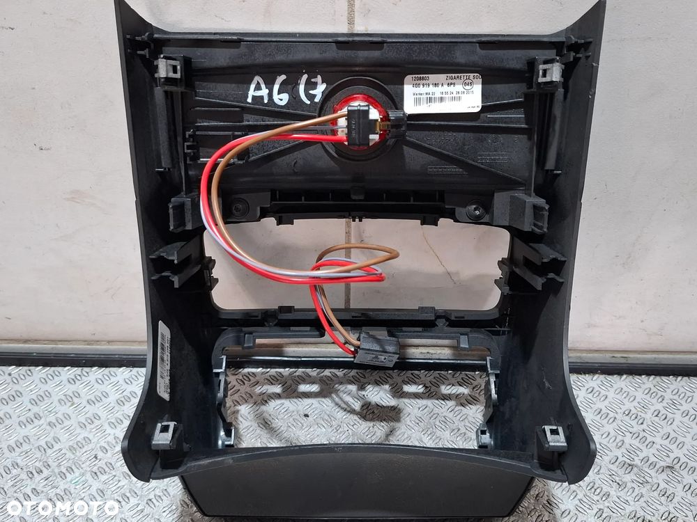 Osłona tunelu kratek nawiewu tył Audi A6 C7 2015 rok  nr 4G0919180A - 3