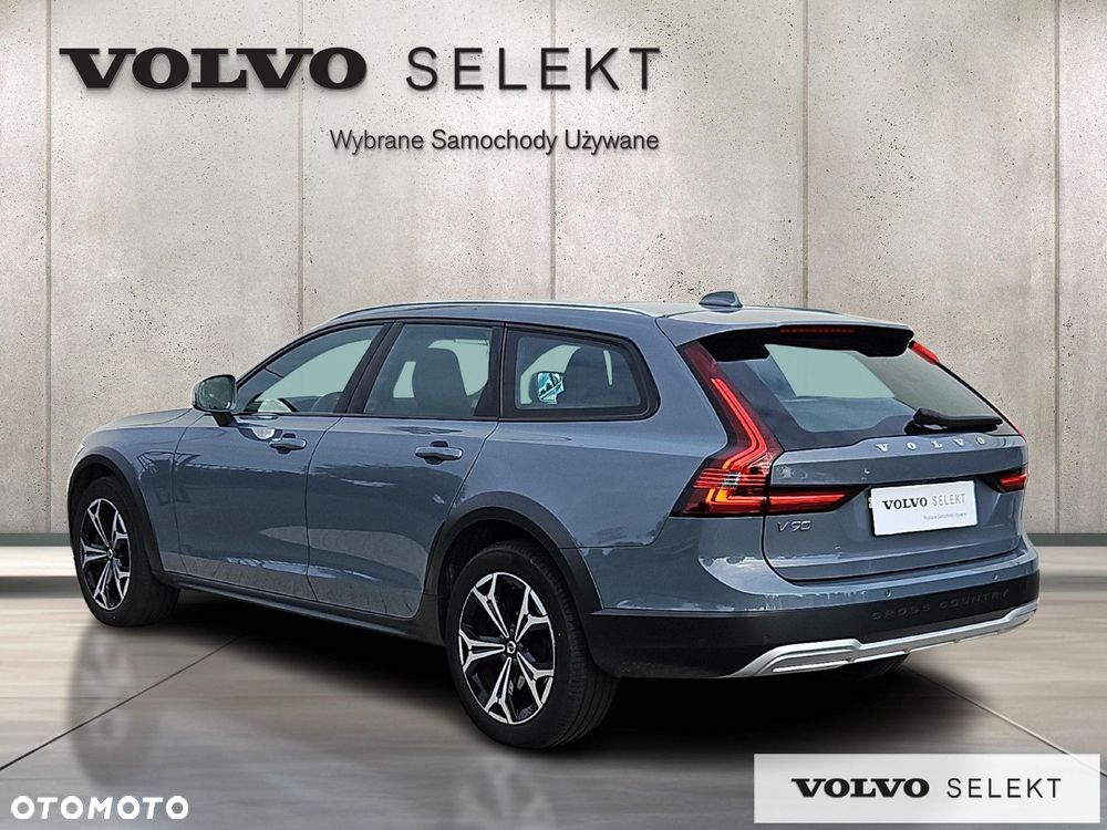 Volvo V90 Cross Country B5 D AWD Geartronic Pro - 4