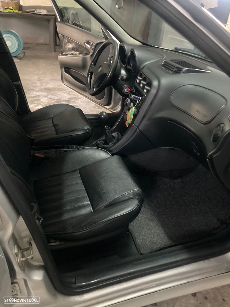 Alfa Romeo 156 2.4 JTD - 8