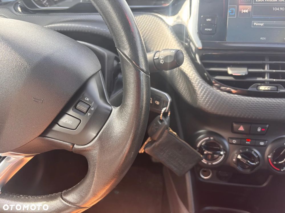 Peugeot 2008 PureTech 82 Style - 22