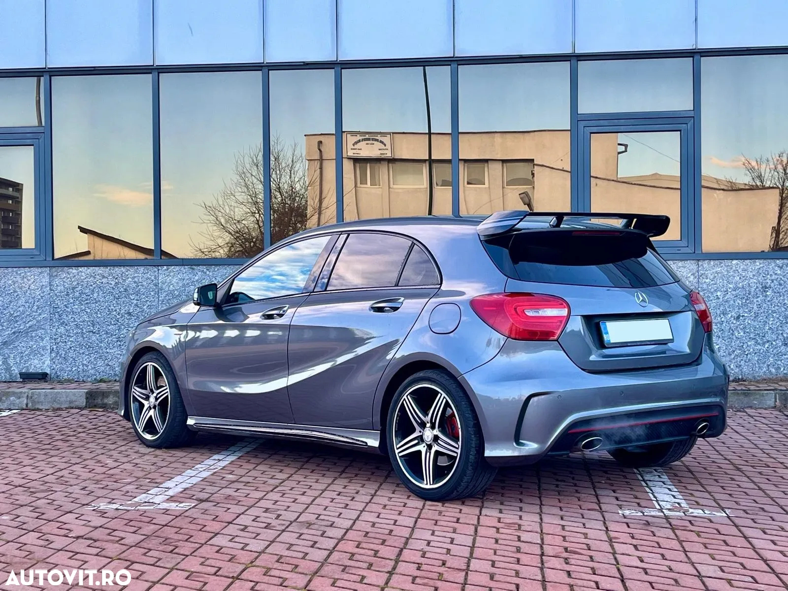 Mercedes-Benz A - 3