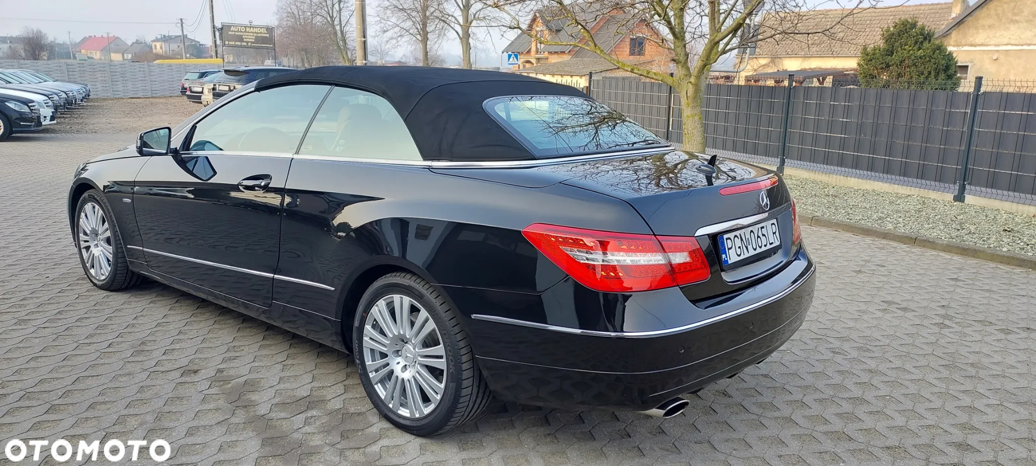 Mercedes-Benz Klasa E 200 CGI Cabrio BlueEFFICIENCY Automatik Avantgarde - 19