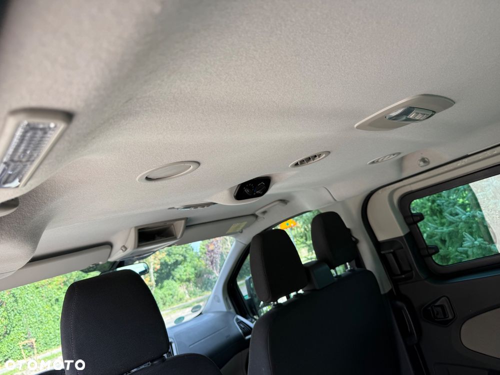 Ford Tourneo Custom - 15