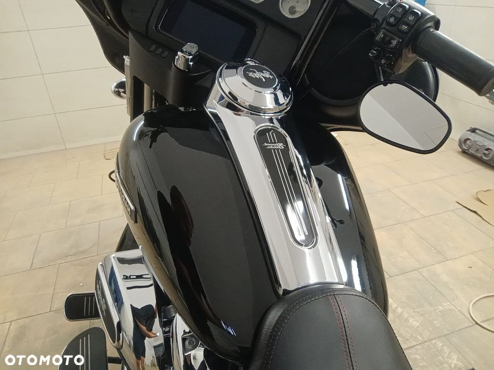 Harley-Davidson Touring Street Glide - 6