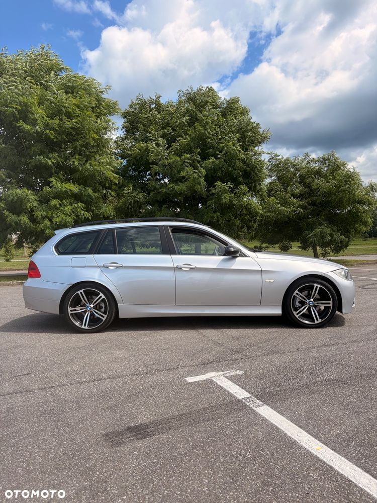 BMW Seria 3 325i - 4