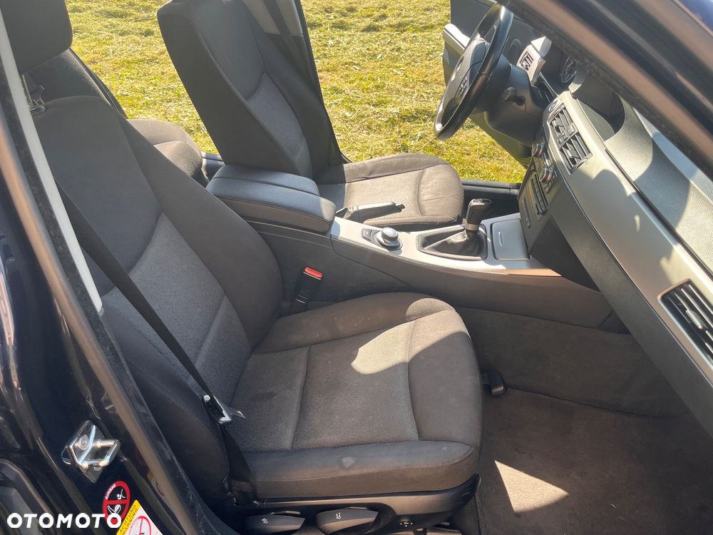 BMW Seria 3 320d - 12