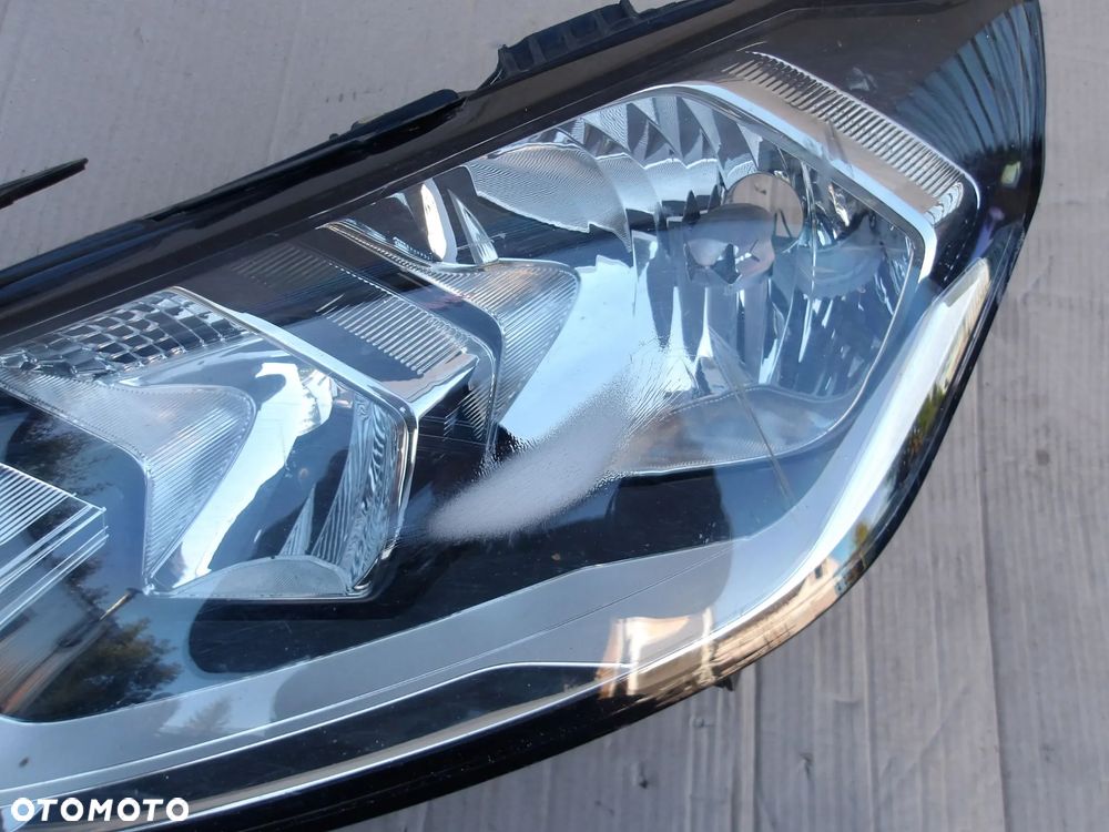 LAMPA LEWY PRZOD AUDI A1 II 82A941003 - 3