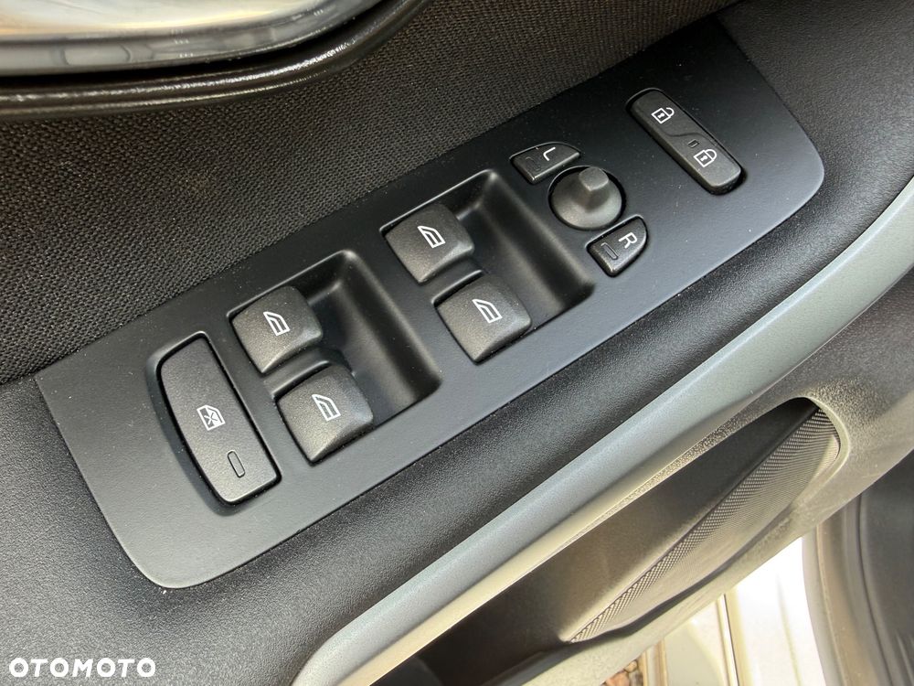 Volvo V40 D2 Kinetic - 22