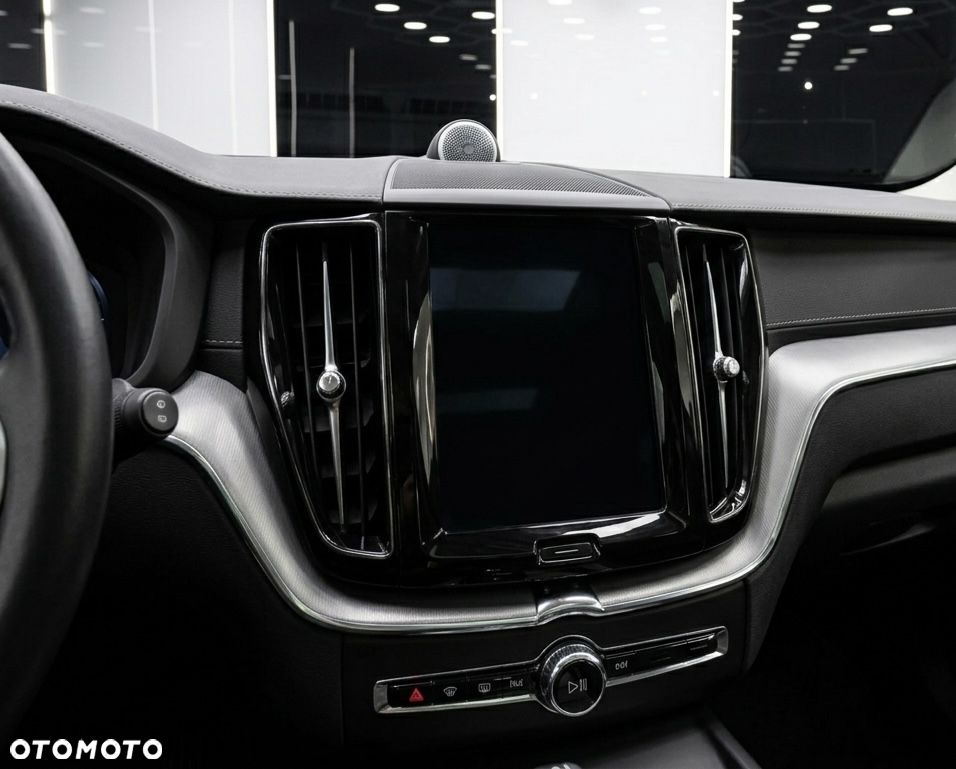 Volvo XC 60 T8 Plug-In Hybrid AWD R-Design - 9