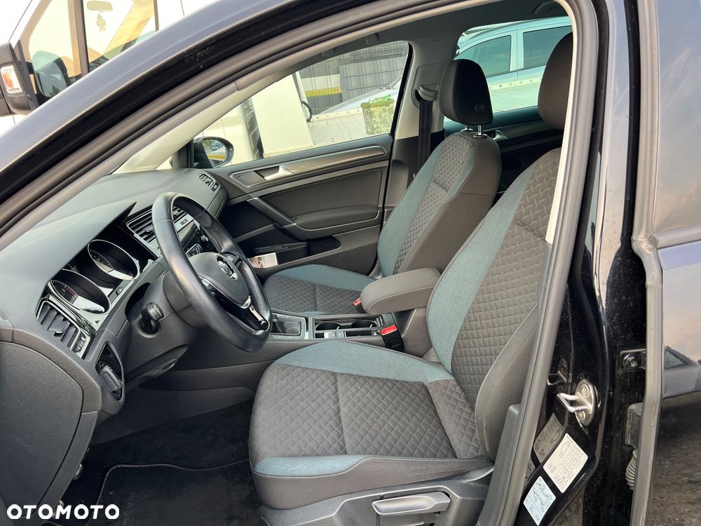 Volkswagen Golf - 19