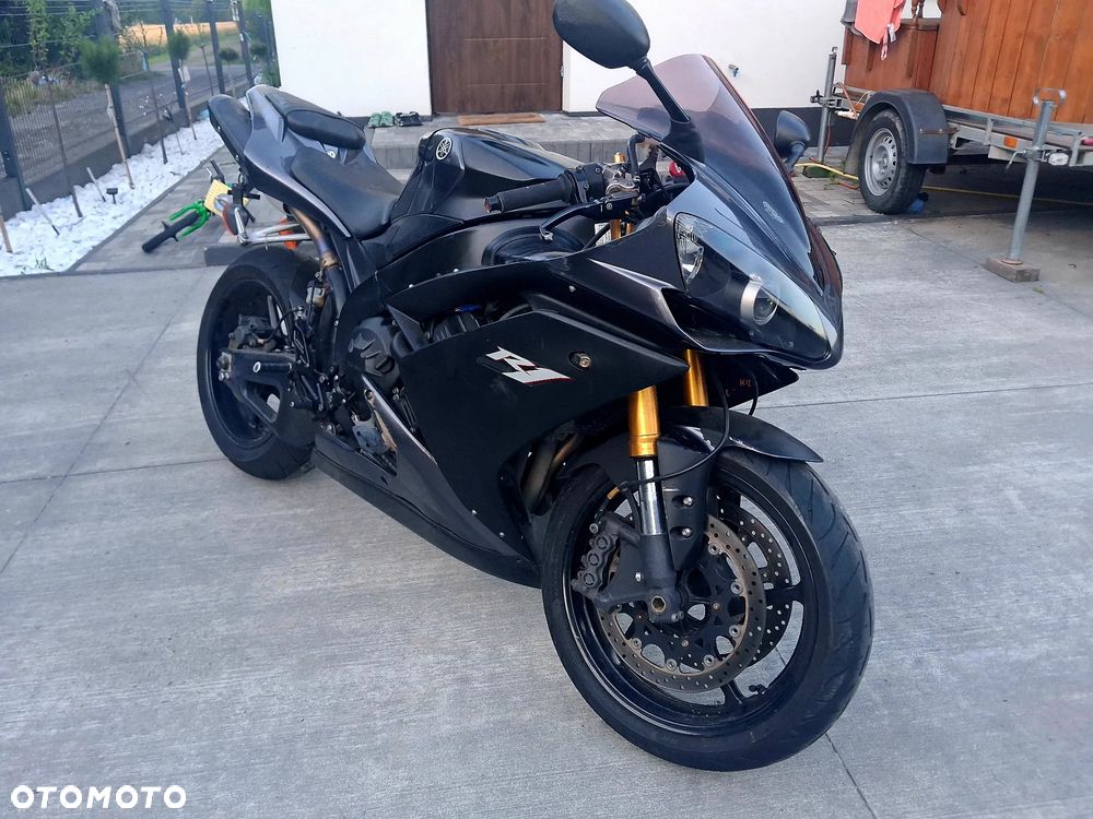 Yamaha R1 - 1