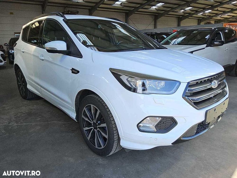 Ford Kuga - 1
