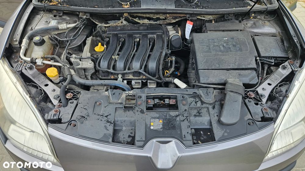 Renault Megane 1.6 16V 100 Expression - 8